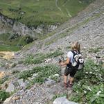 vorbei an Punkt 1682 m.ü.M. geht es wieder in diesen Kieshang