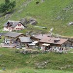 bei der Alp Stäfeli haben wir eine Kaffeepause eingelegt und Käse eingekauft