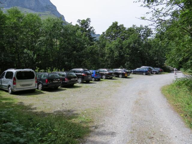 beim grossen Parkplatz in Herrenrüti 1165 m.ü.M. eine schöne Wanderung geht zu Ende