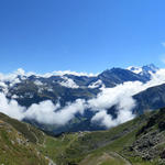 schönes Breitbildfoto mit Blick in das Val d'Anniviers und auf den Weg den wir schon zurückgelegt