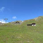 wir erreichen das Skigebiet von La Tsarva 2585 m.ü.M. mit seinem Gasthaus. (im Sommer geschlossen)