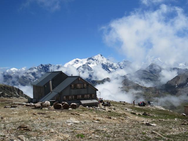 die Cabane liegt direkt unterhalb des Becs de Bosson und besitzt eine wunderschöne Aussicht