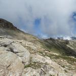 als wir die Cabane verlassen, werfen wir noch einen Blick hinüber zum Col des Becs de Bosson