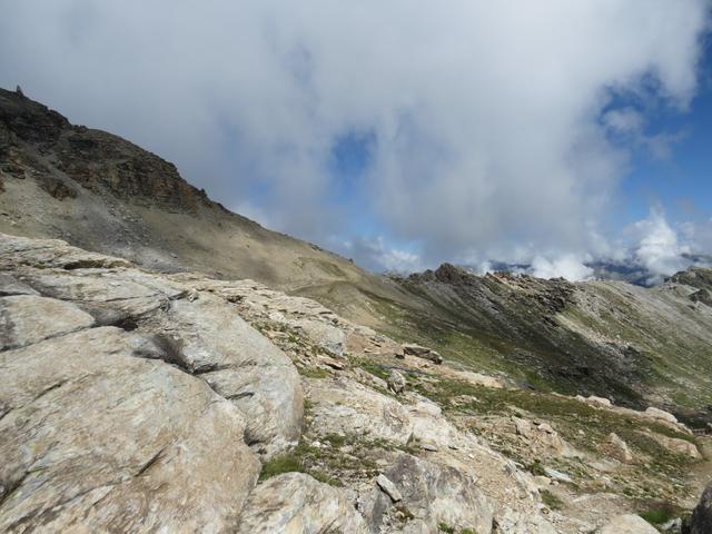 als wir die Cabane verlassen, werfen wir noch einen Blick hinüber zum Col des Becs de Bosson