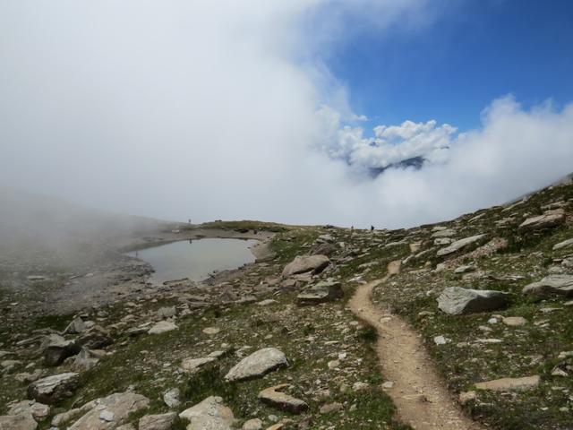 bei Punkt 2847 m.ü.M. laufen wir an den ersten Bergsee vorbei