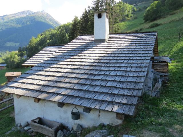 wir stehen vor dem B&B "La chambre du Pain"