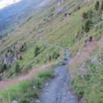 bei Punkt 2146 m.ü.M. vollzieht der Wanderweg eine starke Linkskurve