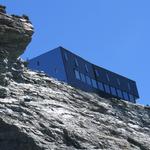 Blick hinauf zur Cabane de Tracuit