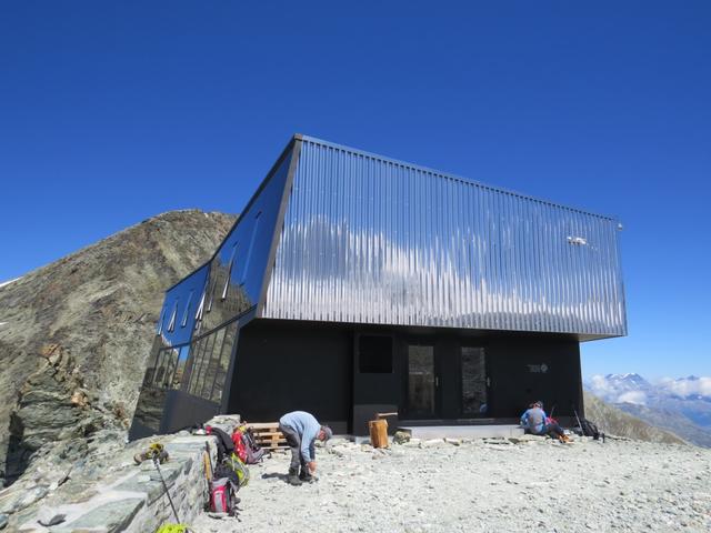 wir haben die Cabane de Tracuit 3256 m.ü.M. erreicht