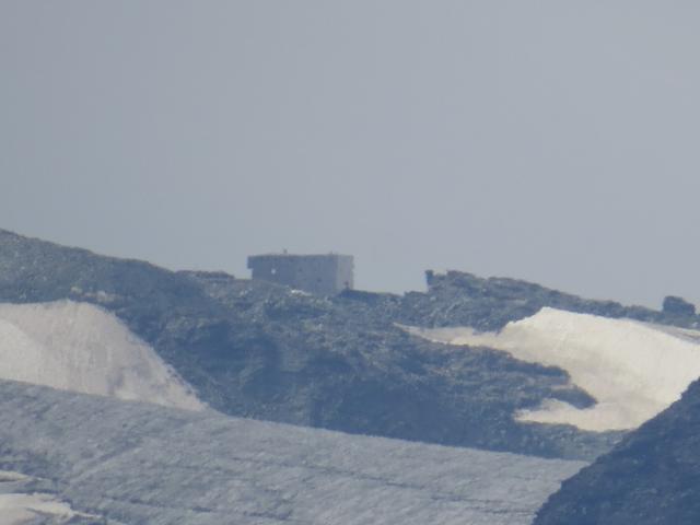 gut zu erkennen die Cabane de Tracuit. Diese Hütte haben wir schon besucht