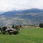 schönes Breitbildfoto mit Blick ins Rhonetal. Aufgenommen oberhalb von Schitzuhubel