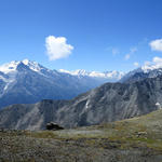 schönes Breitbildfoto mit Blick ins Mattertal und auf die Mischabelgruppe