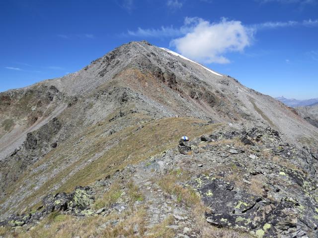 Blick von Punkt 2950 m.ü.M. zur Einsattelung und zum Dreizehntenhorn