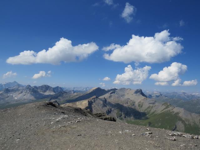 durch seine vorgeschobene Lage und die ansehnliche Höhe, bietet er eine eindrucksvolle Fernsicht