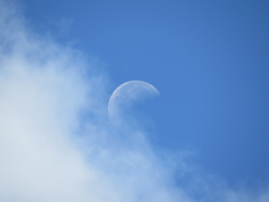 sogar der Mond zeigt sich von seiner schönsten Seite