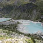 Blick hinunter zum Turtmannsee. Dieser wurde angelegt, um das Schmelzwasser der Gletscher besser kontrollieren zu können