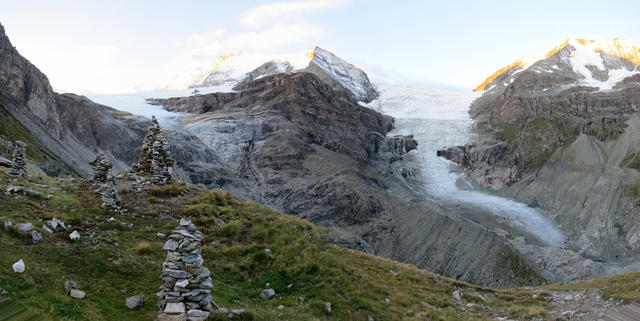 bei so einer Aussicht starten wir die Bergtour. Links der Brunegggletscher und rechts der Turtmanngletscher