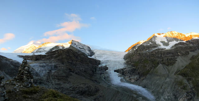 schönes Breitbildfoto mit Bishorn, Brunegghorn, Brunegggletscher, Stierberg, Turtmanngletscher und Tête de Milon