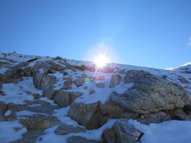 ungefähr auf der Höhe von Punkt 3303 m.ü.M. kurz vor dem Schöllijoch, biegen wir links ab