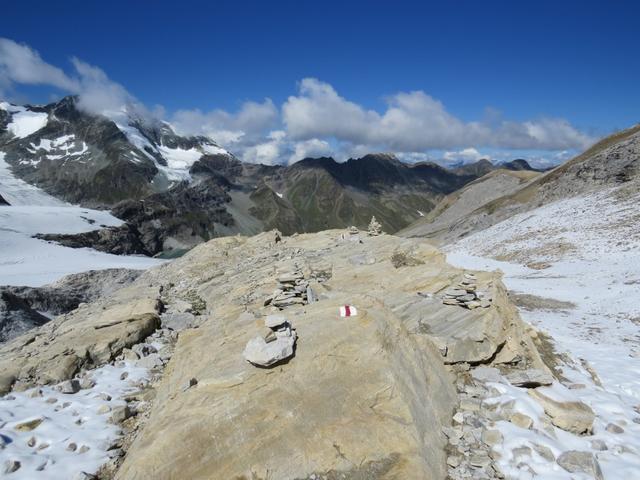 der Schnee liegt nun hinter uns. Bergweg und Markierungen sind nun wieder ersichtlich