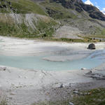 bei Punkt 2185 m.ü.M. mit Blick zum Turtmannsee, biegen wir in eine Fahrstrasse ein