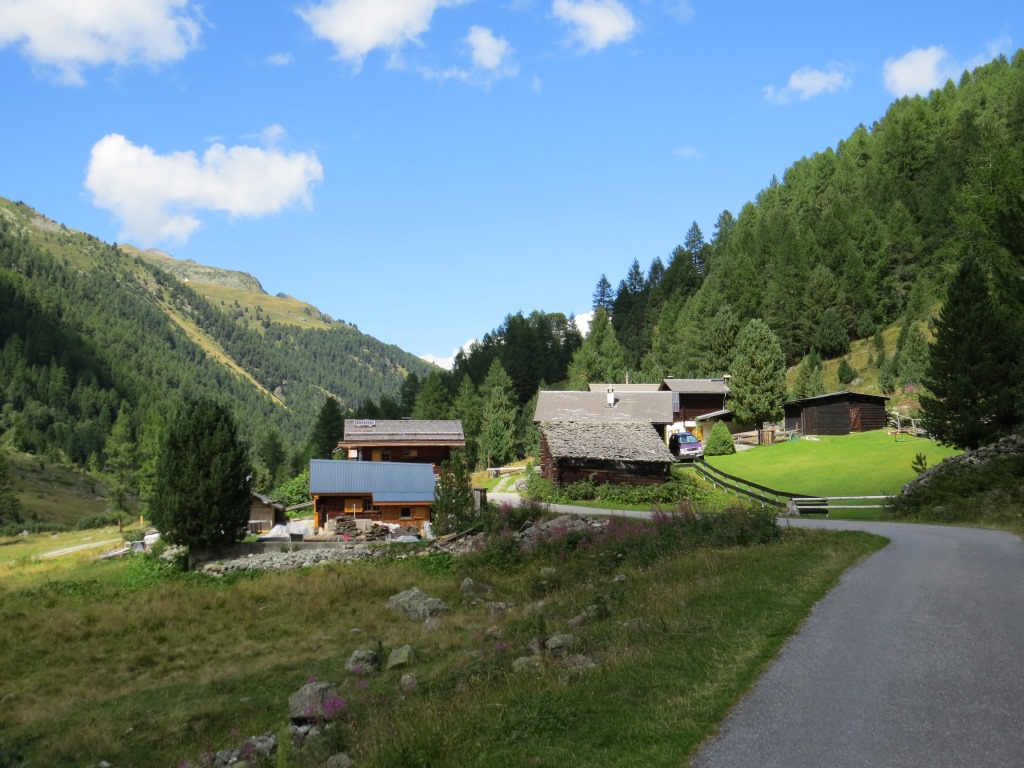 bei den Alpgebäuden von vorder Sänntum 1901 m.ü.M.
