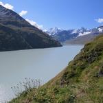 Blick auf den grössten Stausee der Schweiz
