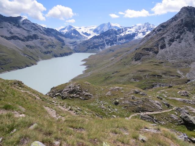 der Lac des Dix sammelt Wasser von nicht weniger als fünfzig Gletschern