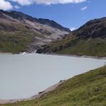 Blick zum südlichen Ende des Lac des Dix. Dort ist unser nächstes Etappenziel