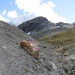 bei Punkt 2790 m.ü.M., knickt der Bergweg rechts von der Moräne weg