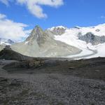 was für eine traumhafte Aussicht. Links die Cabane des Dix, rechts davon der Pointes de Tsena Réfien mit seinem Gletscher