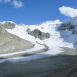 super schönes Breitbildfoto von der Hütte aus aufgenommen, mit Blick zum Pointes de Tsena Réfien und Mont Blanc de Cheilon