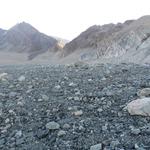 im oberen Bildbereich gut ersichtlich der Col de Riedmatten und der Pas de Chèvres