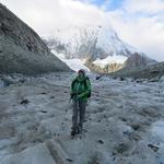 meine Maus auf dem Gletscher. Warme Kleider und Handschuhe nicht vergessen. Am Morgen ist es hier bitterkalt