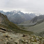 Breitbildfoto mit Blick ins Val d'Arolla und zur Aiguille de la Tsa