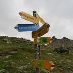 bei der Wegkreuzung Punkt 2738 m.ü.M. stösst von links der Wanderweg vom Col de Riedmatten hinzu