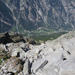 steil und wild zerklüftet schiessen die Flanken ins Mattertal hinab