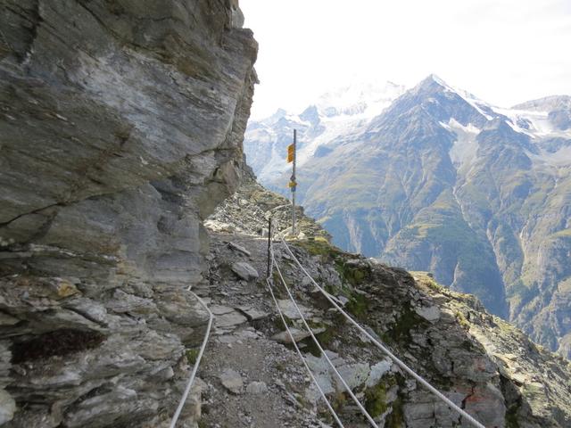 über einem Band  wird mit rund 2700 Metern die grösste Höhe am gesamten Europaweg erreicht