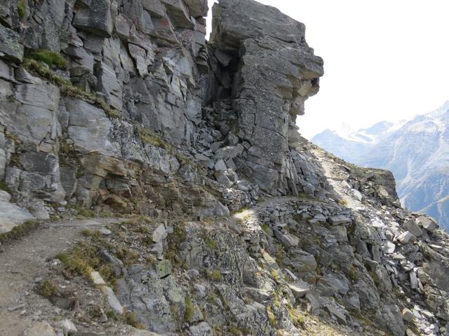 irgendeinmal wird dieser Felsbrocken ins Tal fallen