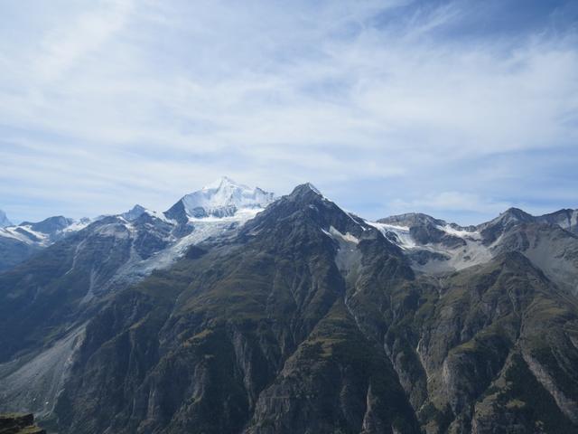 ebenso das Zinalrothorn und das Weisshorn