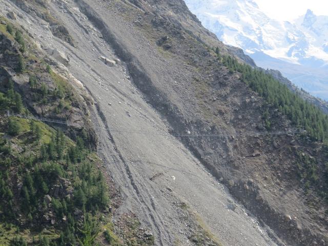 Blick zum Grabengufer mit der gesperrten Hängebrücke