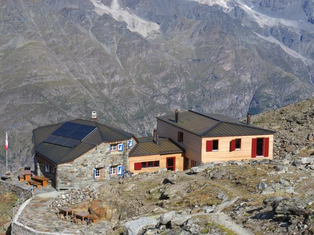 Blick zurück zur Domhütte mit dem gelungenem Neubau