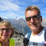 Erinnerungsfoto bei der Domhütte mit Matterhorn