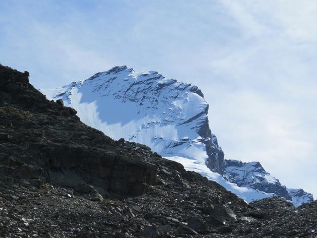 letzter Blick Richtimg Dom, der höchste Gipfel ganz auf Schweizer Boden