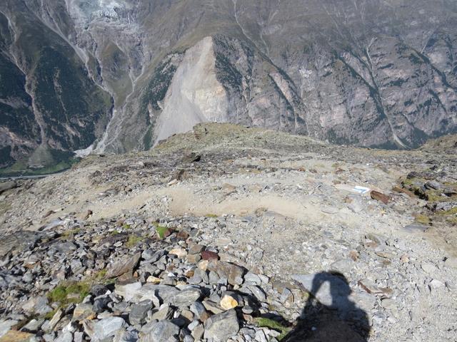 der Abstieg erfolgt auf dem Aufstiegsweg bis zur Europahütte