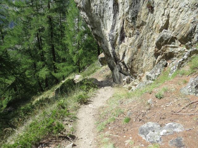 auf einer Höhe von rund 1750 Metern überqueren wir den Tobel des Dorfbachs