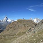 Blick zurück zum Matterhorn, und rechts davon zur Bergstation auf dem Unterrothorn