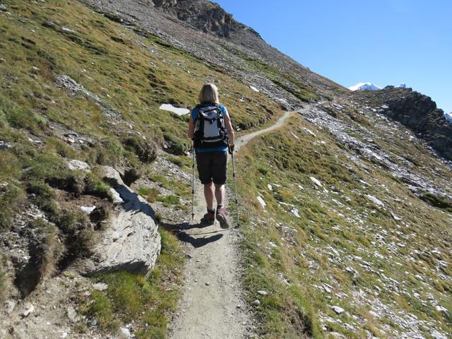 auf einfachem Wanderweg geht es weiter aufwärts