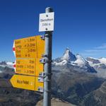 Wegweiser auf dem Oberrothorn 3414 m.ü.M.