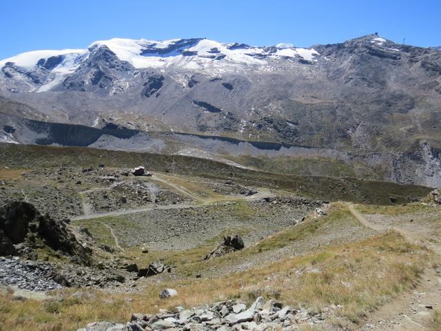 ...zurückgezogen und dabei eine weite Moränenlandschaft freigegeben